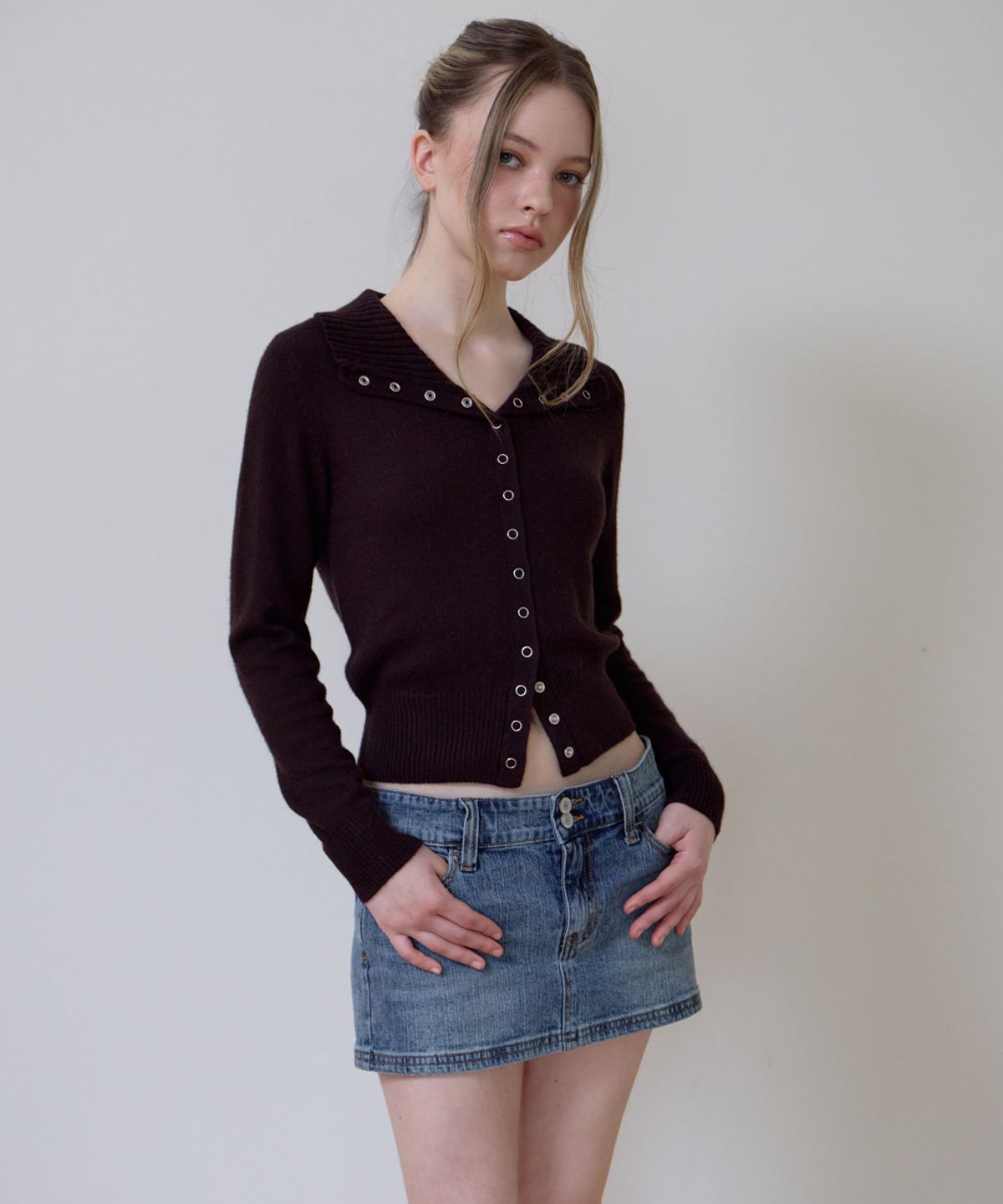 로제프란츠(ROSEFRANTZ) High Neck Eyelet Wool Cardigan [Brown]