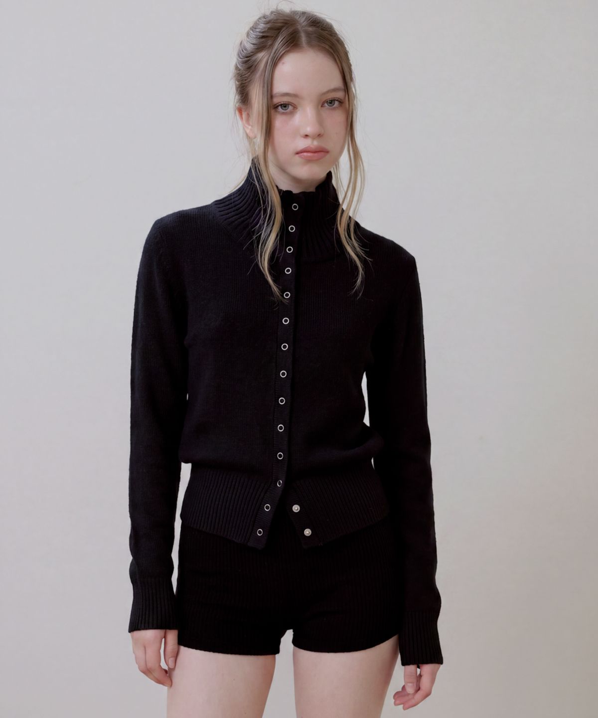로제프란츠(ROSEFRANTZ) High Neck Eyelet Cardigan [Black]