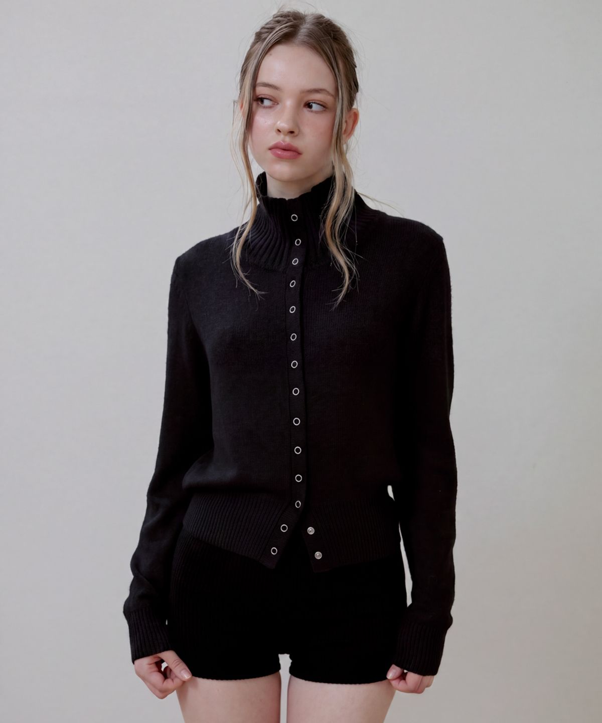 로제프란츠(ROSEFRANTZ) High Neck Eyelet Cardigan [Black]