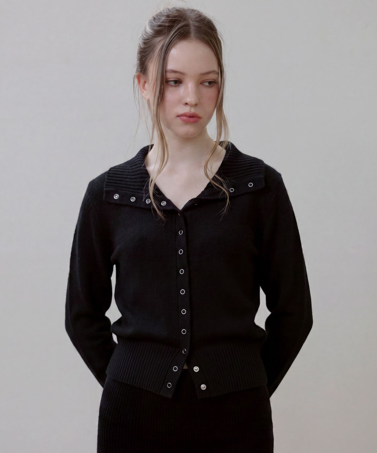 로제프란츠(ROSEFRANTZ) High Neck Eyelet Cardigan [Black]