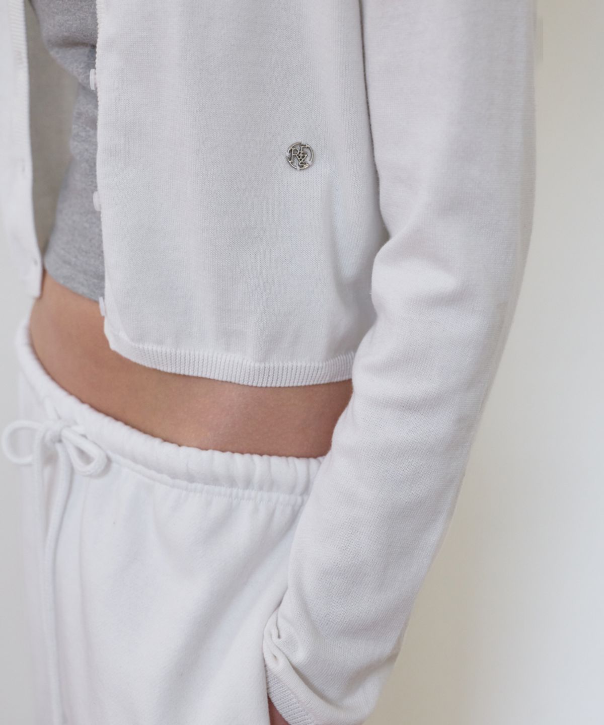 로제프란츠(ROSEFRANTZ) Basic Round Cardigan [Ivory]