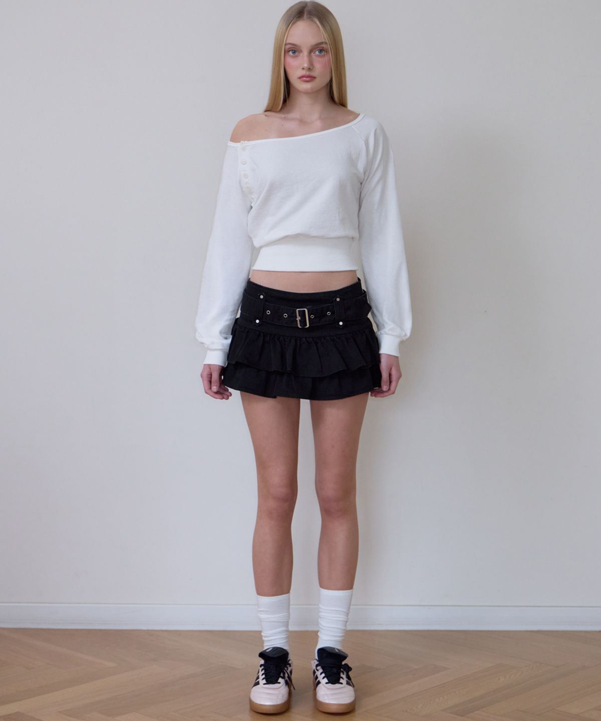 로제프란츠(ROSEFRANTZ) Off-Shoulder Button Sweatshirt [Ivory]
