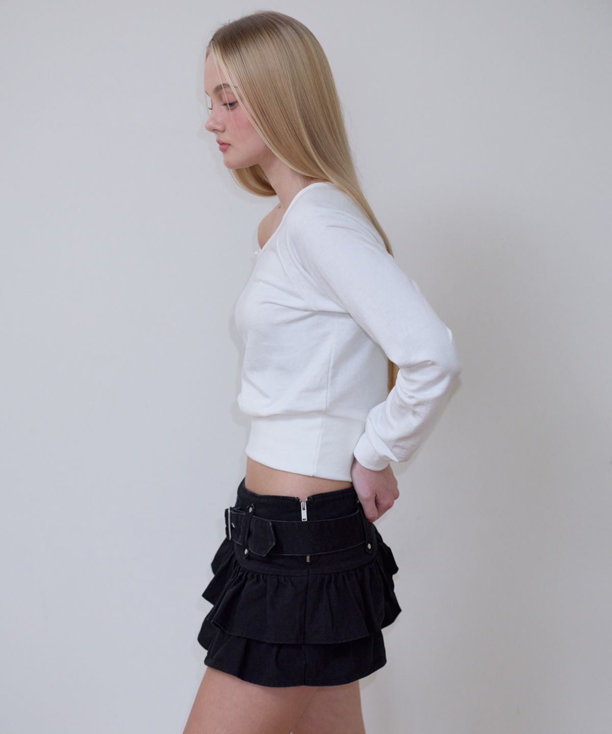 로제프란츠(ROSEFRANTZ) Off-Shoulder Button Sweatshirt [Ivory]