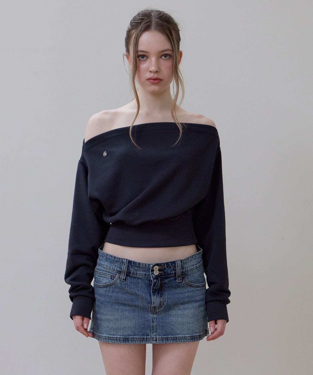 로제프란츠(ROSEFRANTZ) Crop Off Shoulder Sweatshirt [Charcoal]