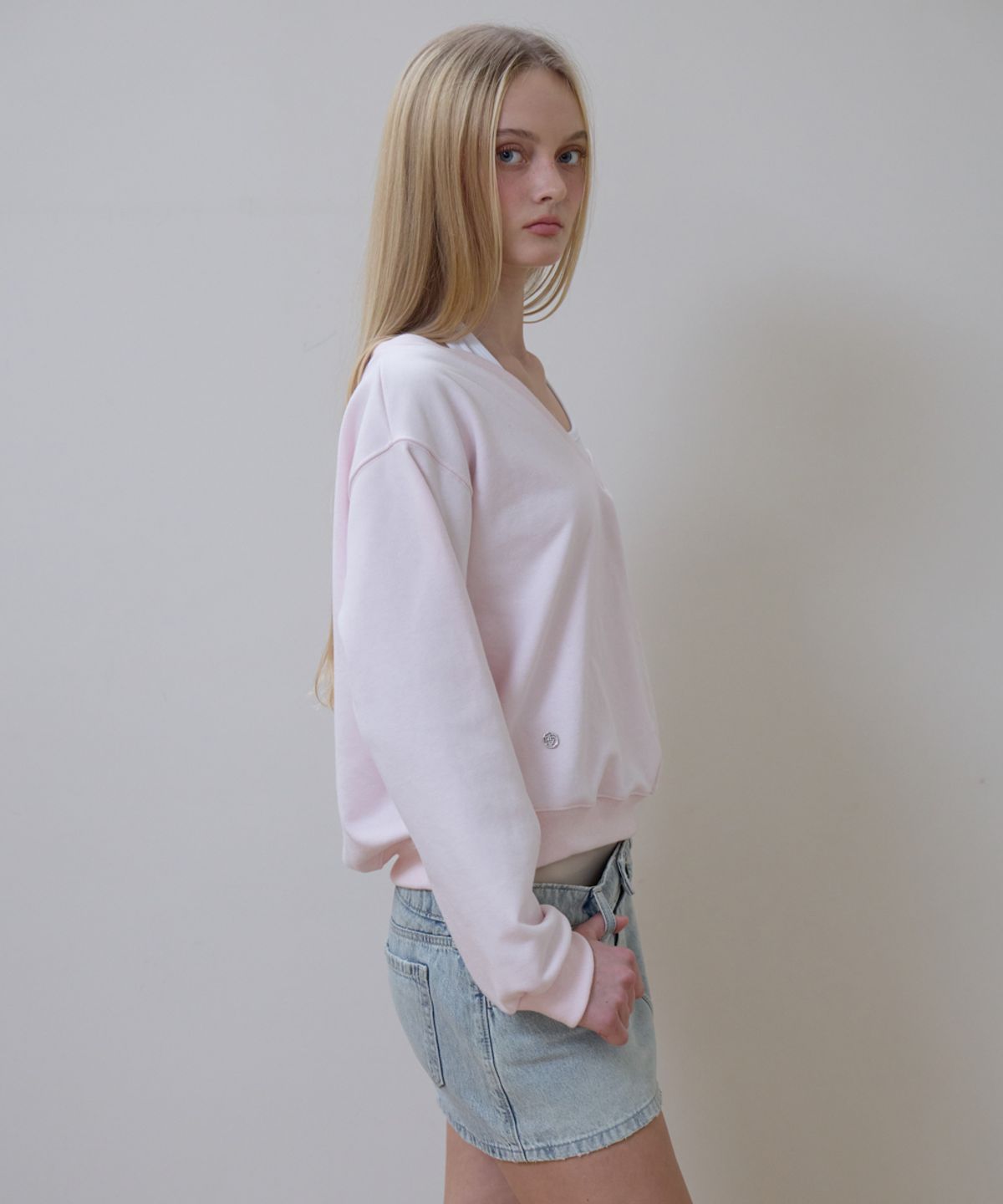 로제프란츠(ROSEFRANTZ) Deep V-neck Sweatshirt [Pink]