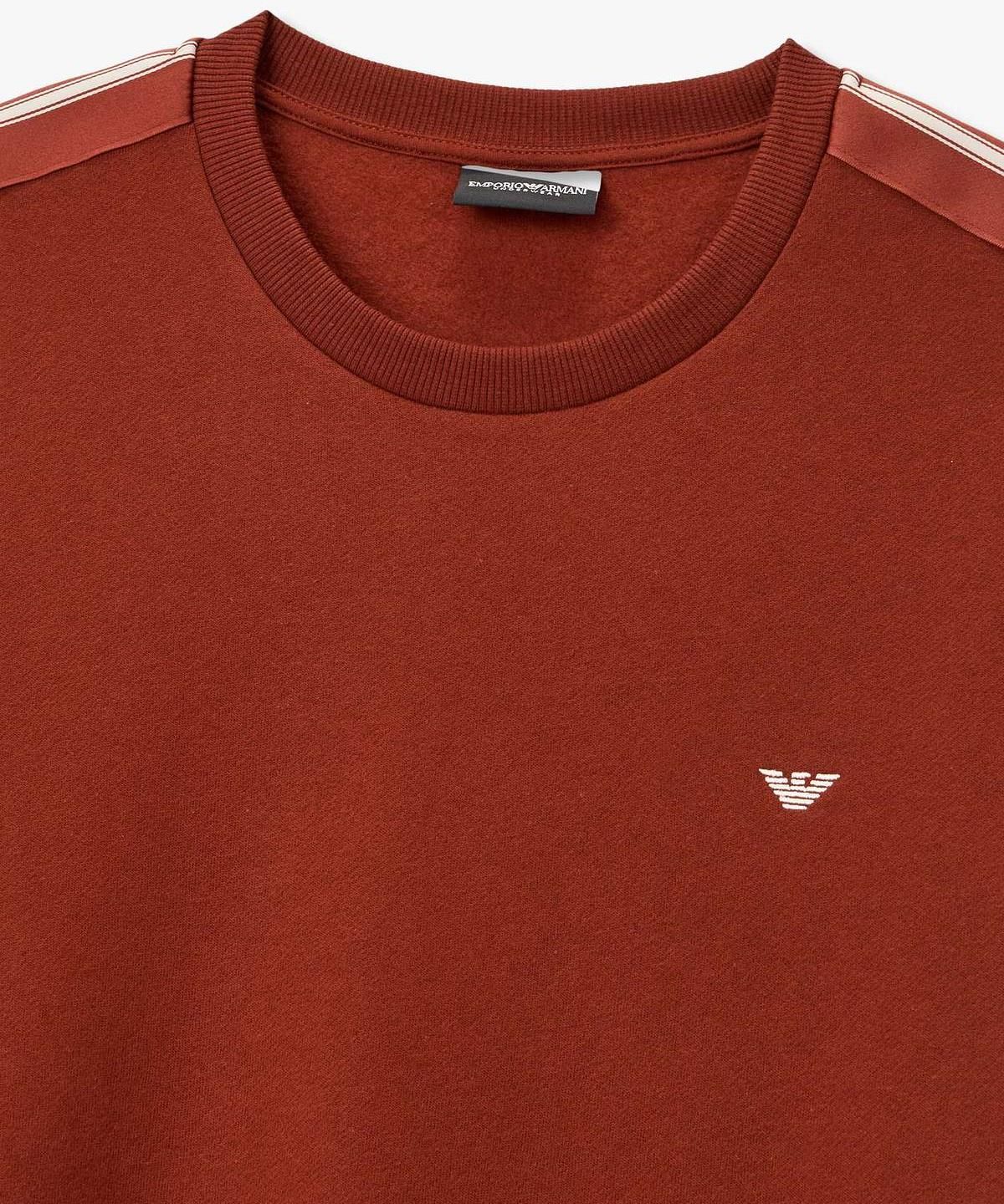 엠포리오 아르마니 언더웨어(EMPORIO ARMANI UNDERWEAR) 남성 배색 테이프 라운지 스웨트셔츠_버밀리언 0816336020