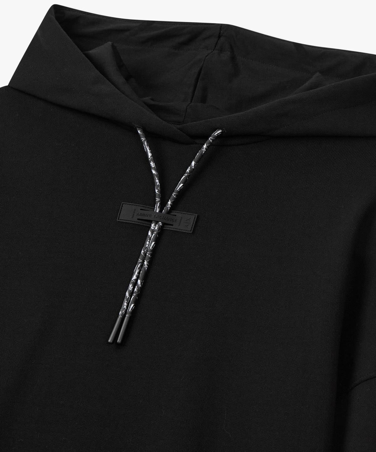 아르마니 익스체인지(ARMANI EXCHANGE) 여성 드롭 숄더 프린트 스트링 후디 _블랙_A425331504
