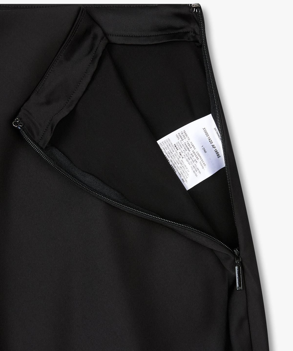 아르마니 익스체인지(ARMANI EXCHANGE) 여성 글로시 폴리 A라인 스커트 _블랙_A425342504