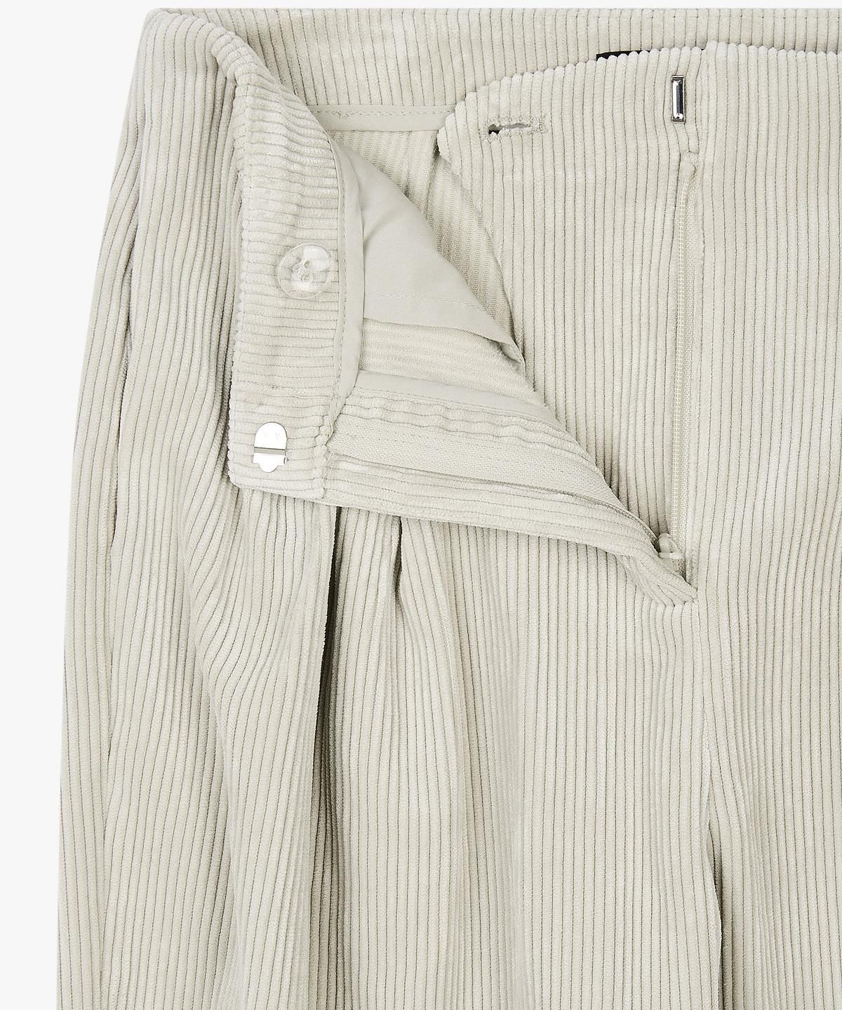 아르마니 익스체인지(ARMANI EXCHANGE) 여성 투 턱 플리츠 코듀로이 팬츠 _에크루_A425341508