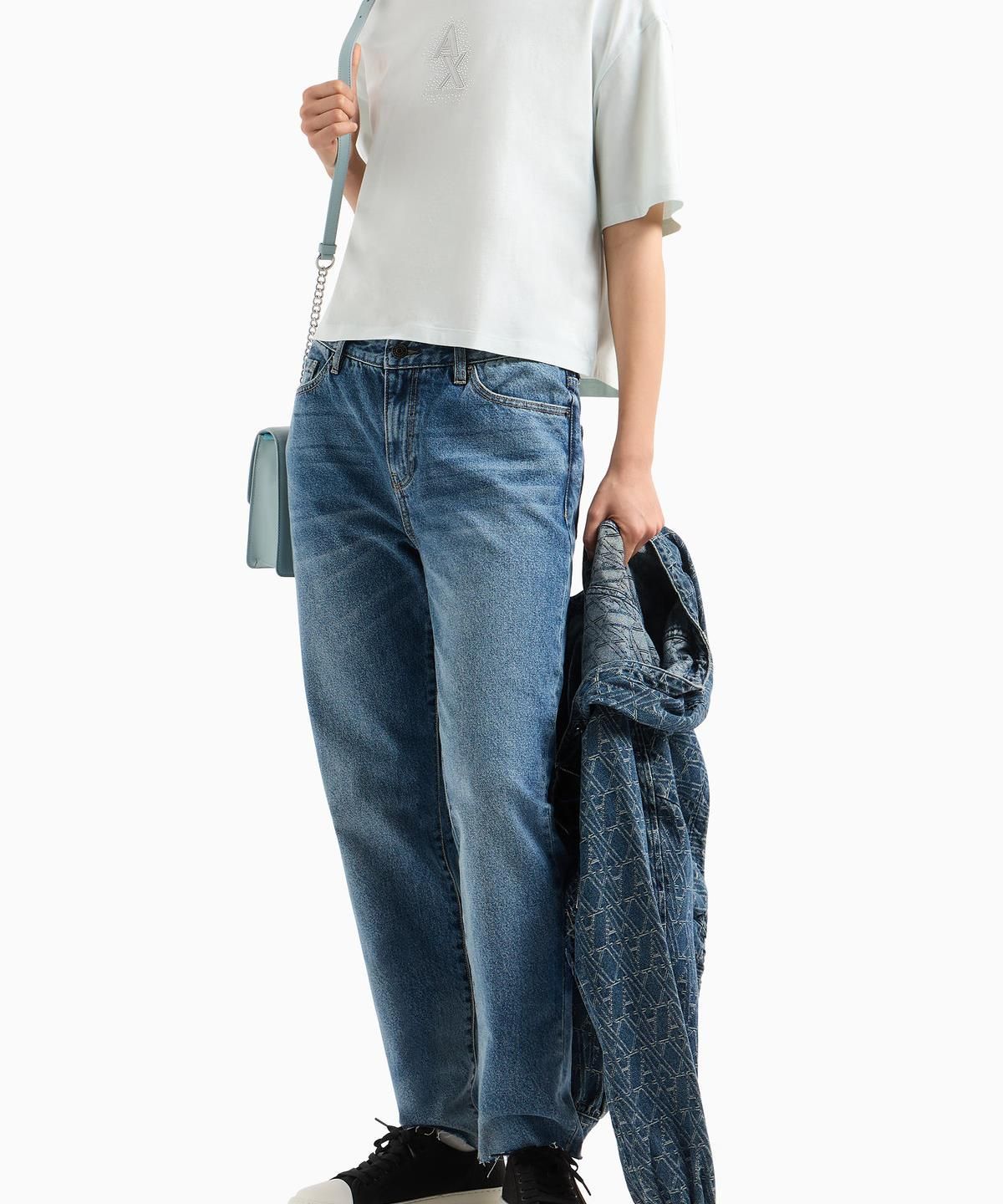 아르마니 익스체인지(ARMANI EXCHANGE) 여성 보이프렌드 크롭 데님 팬츠 _블루_A425140500