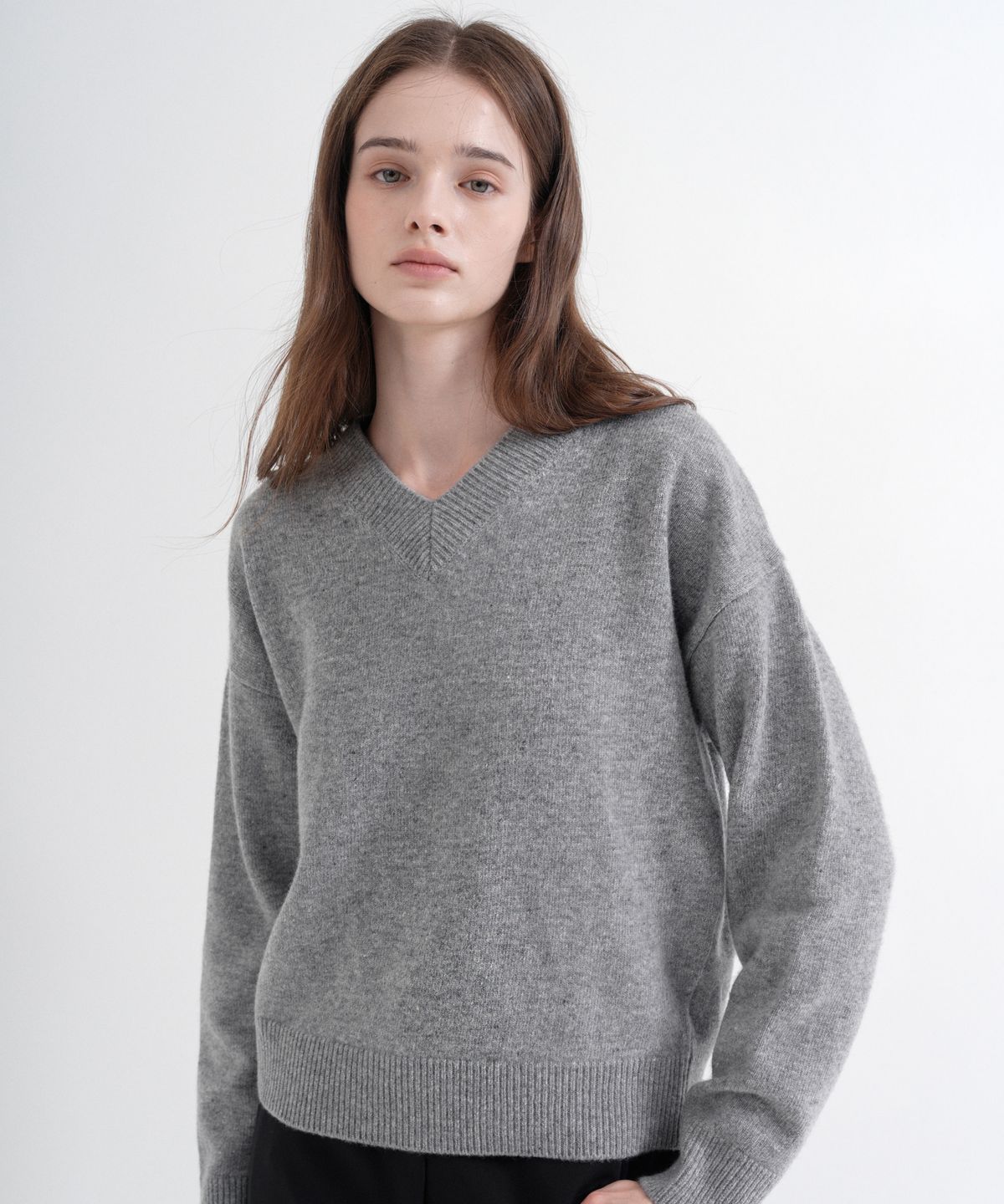 블레티(VLETI) Merino Wool 100% V-neck Knit (gray)