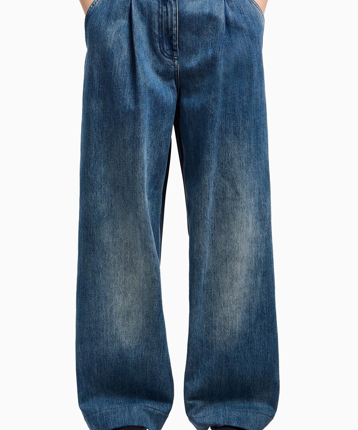 아르마니 익스체인지(ARMANI EXCHANGE) 여성 백 배색 패치 원 턱 데님 팬츠 _블루_A425140509