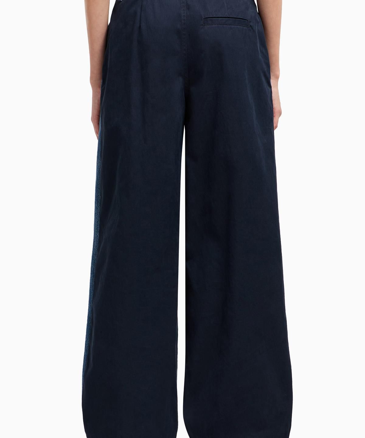 아르마니 익스체인지(ARMANI EXCHANGE) 여성 백 배색 패치 원 턱 데님 팬츠 _블루_A425140509