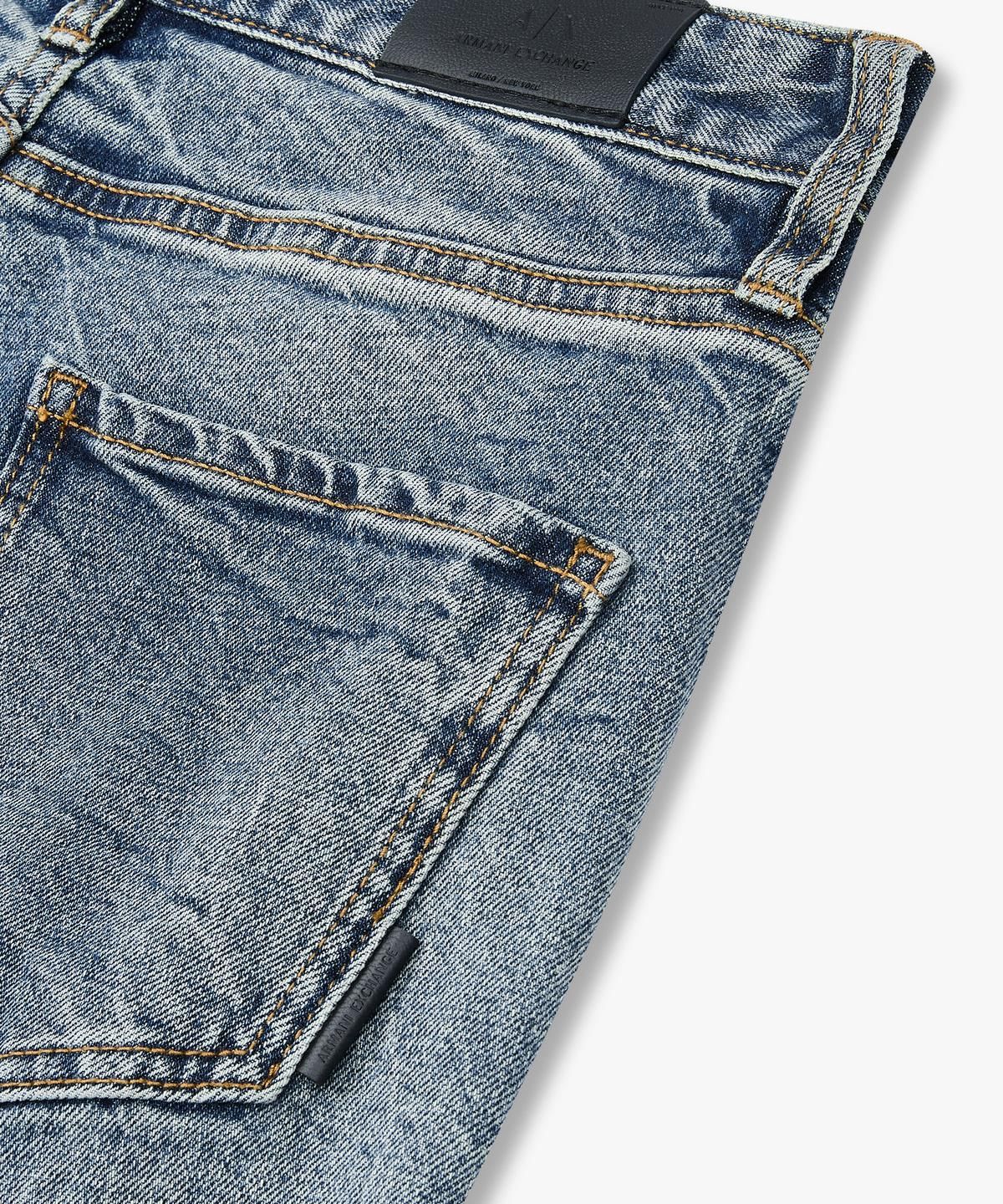 아르마니 익스체인지(ARMANI EXCHANGE) 여성 미드라이즈 크롭드 데님 팬츠 _블루_A425340503