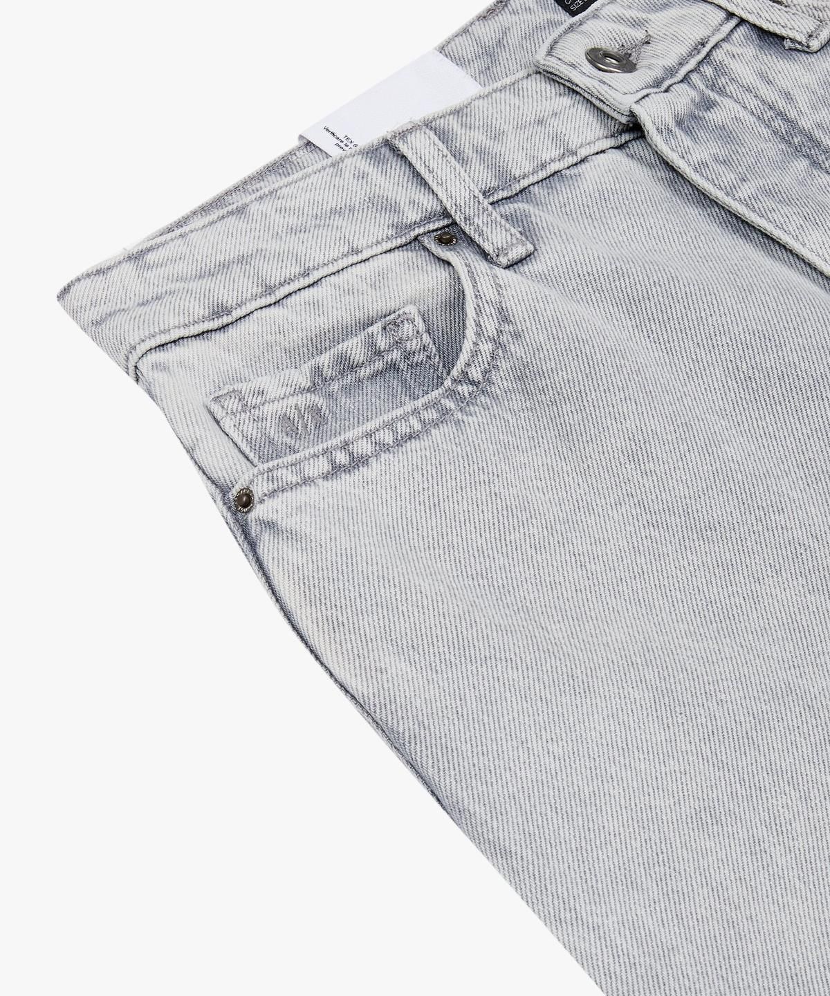 아르마니 익스체인지(ARMANI EXCHANGE) 여성 워시드 자수 로고 데님 진 _라이트 인디고_A424340507