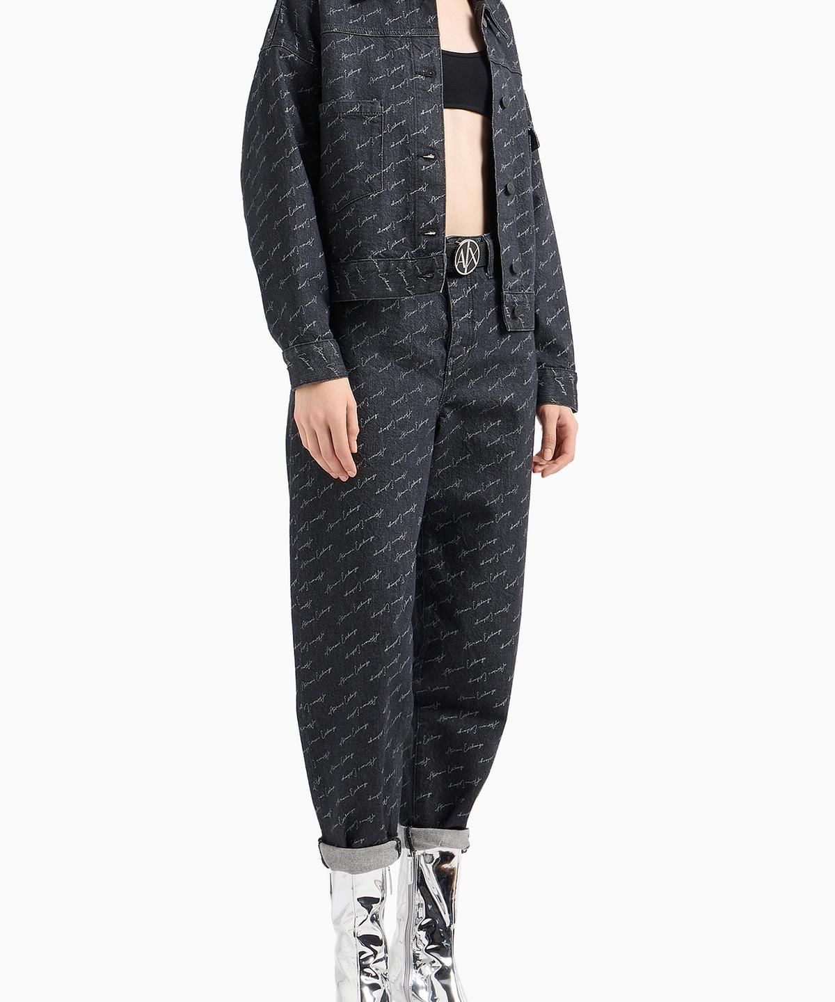 아르마니 익스체인지(ARMANI EXCHANGE) 여성 로고 패턴 생지 데님 진 _블랙_A424340505