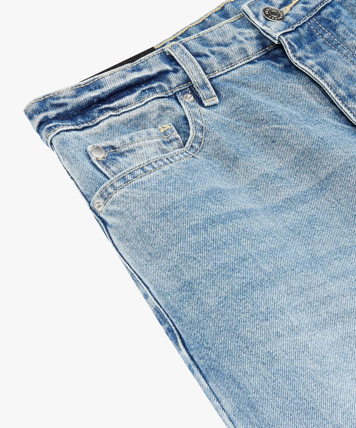 아르마니 익스체인지(ARMANI EXCHANGE) 여성 백 로고 패치 데님 팬츠 _라이트 블루_A424340510