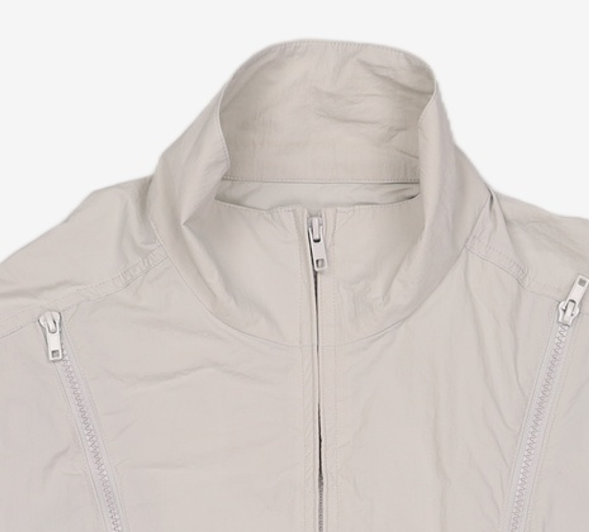 더뮤지엄비지터(THEMUSEUMVISITOR) NYLON CURVED ZIPPER WINDBREAKER (SILVER GREY) L