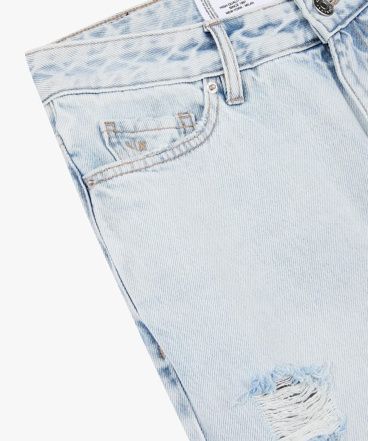 아르마니 익스체인지(ARMANI EXCHANGE) 여성 디스트로이드 크롭 데님 팬츠 _라이트 블루_A425140502