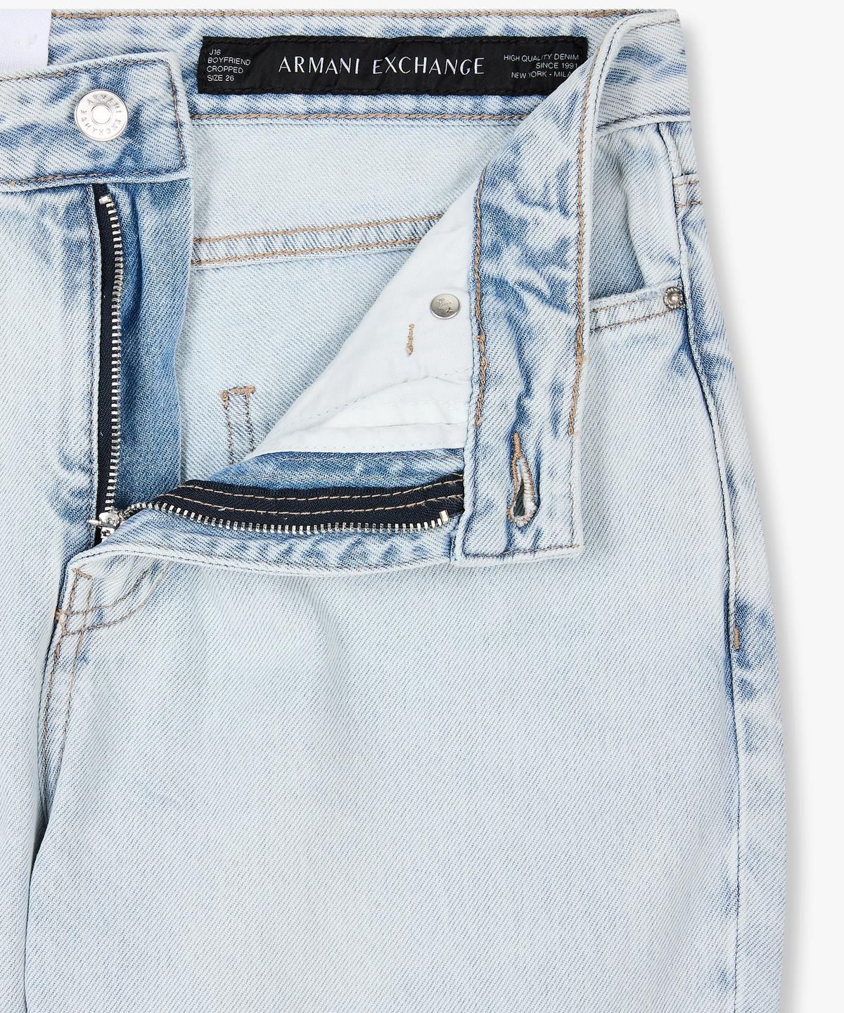 아르마니 익스체인지(ARMANI EXCHANGE) 여성 디스트로이드 크롭 데님 팬츠 _라이트 블루_A425140502