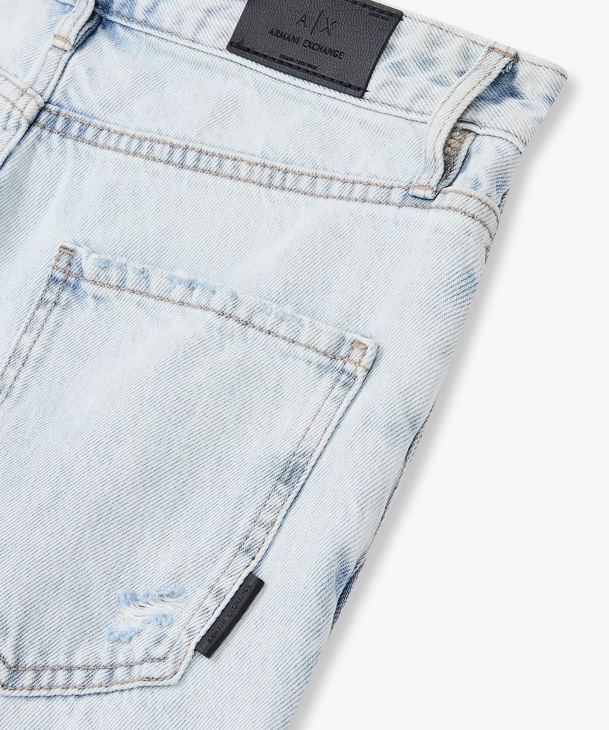 아르마니 익스체인지(ARMANI EXCHANGE) 여성 디스트로이드 크롭 데님 팬츠 _라이트 블루_A425140502
