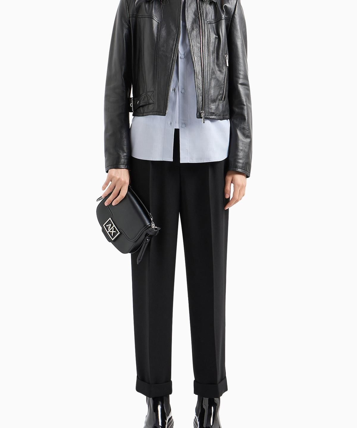 아르마니 익스체인지(ARMANI EXCHANGE) 여성 원 턱 플리티드 롤업 팬츠 _블랙_A424341500