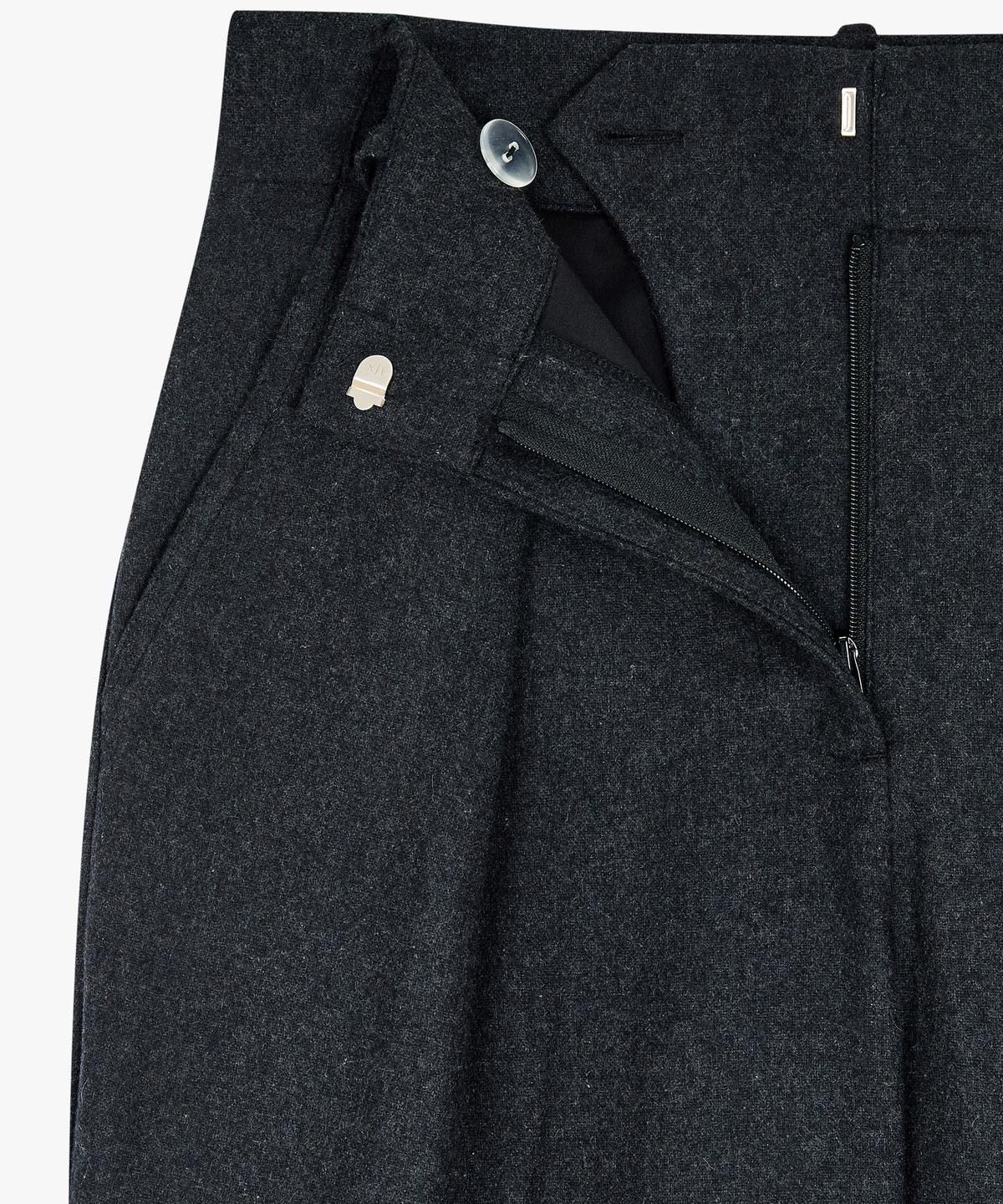 아르마니 익스체인지(ARMANI EXCHANGE) 여성 울 블렌드 원 턱 플리츠 팬츠 _다크 그레이_A424341508