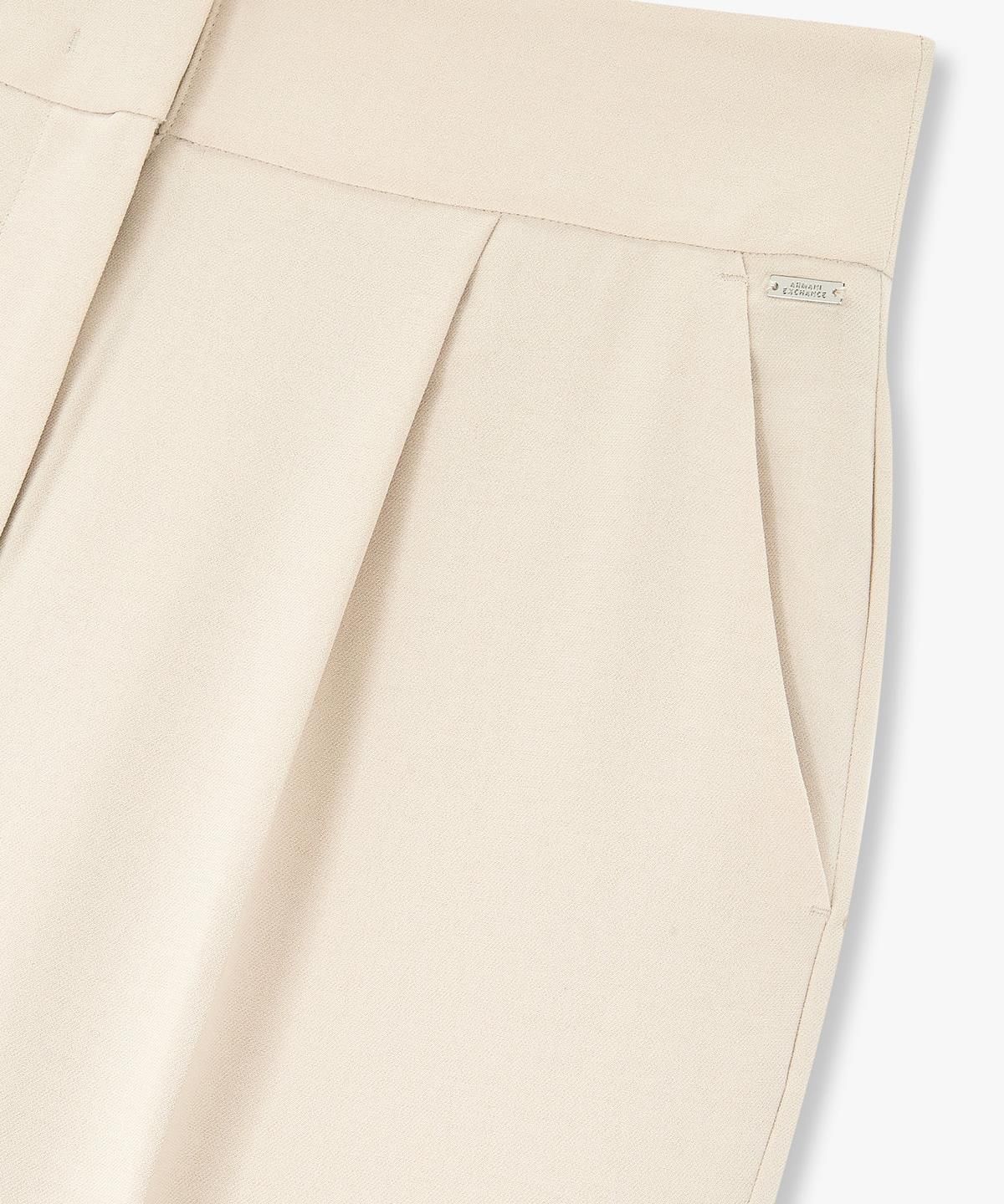 아르마니 익스체인지(ARMANI EXCHANGE) 여성 원 턱 플리티드 롤업 팬츠 _베이지_A424341501