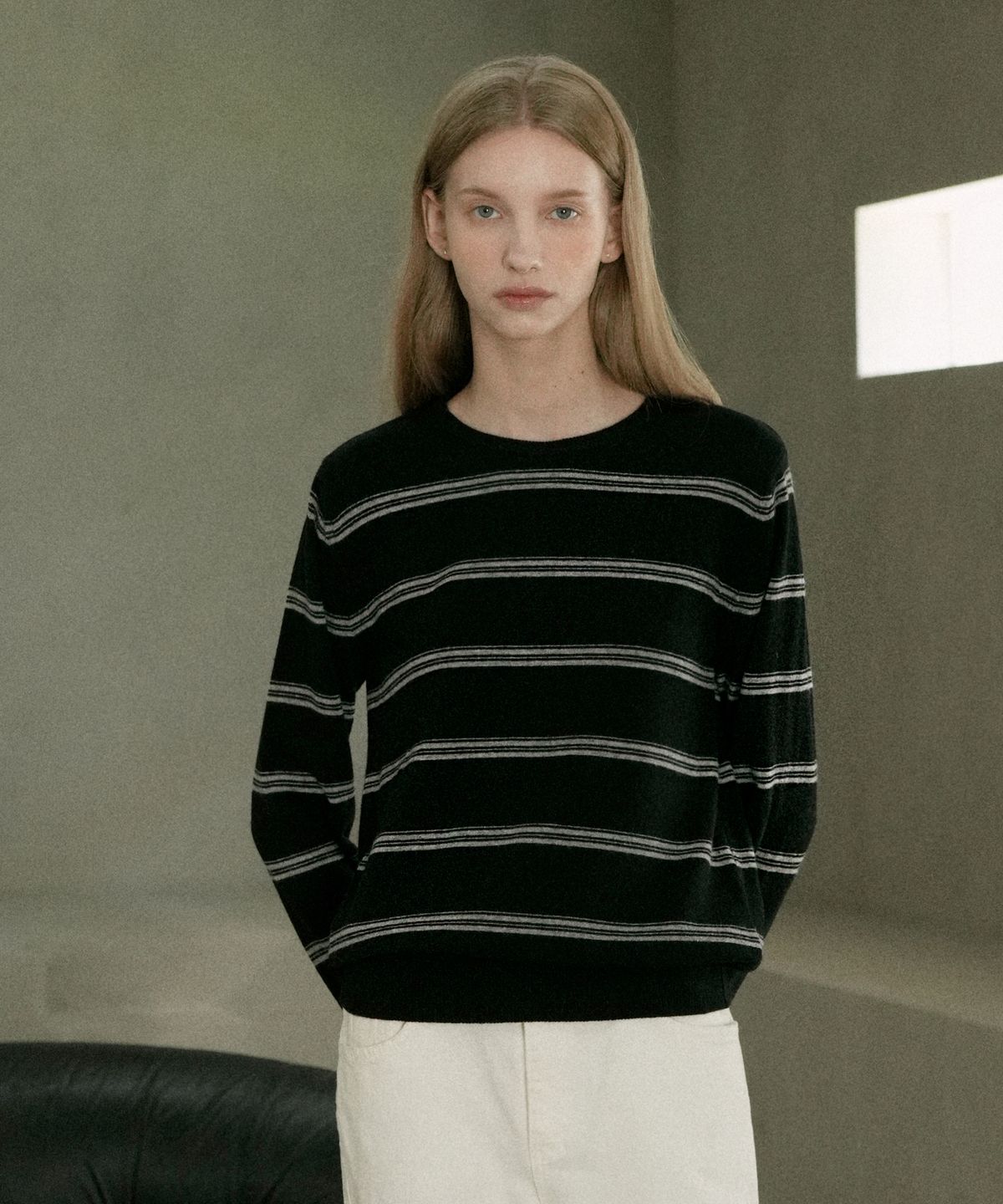 블레티(VLETI) Merino Wool 100% Striped Round Knit (black)