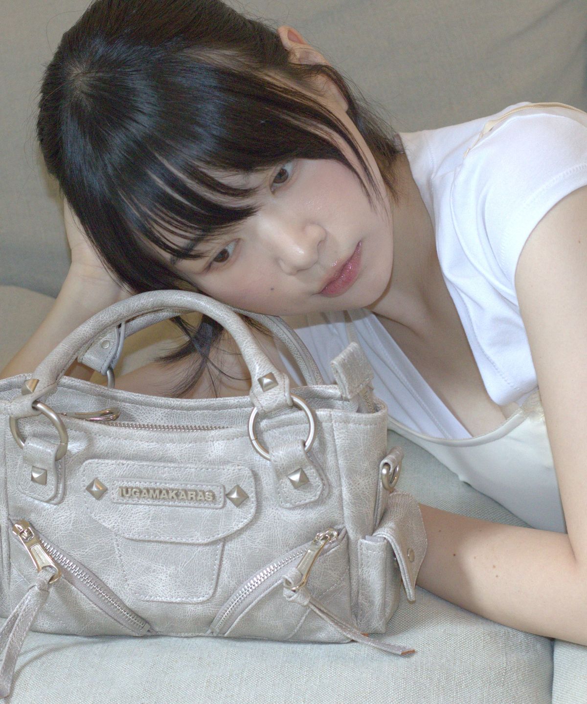 이우가마카라스(IUGAMAKARAS) Studded Leather Micro Shoulder Bag (Gray)