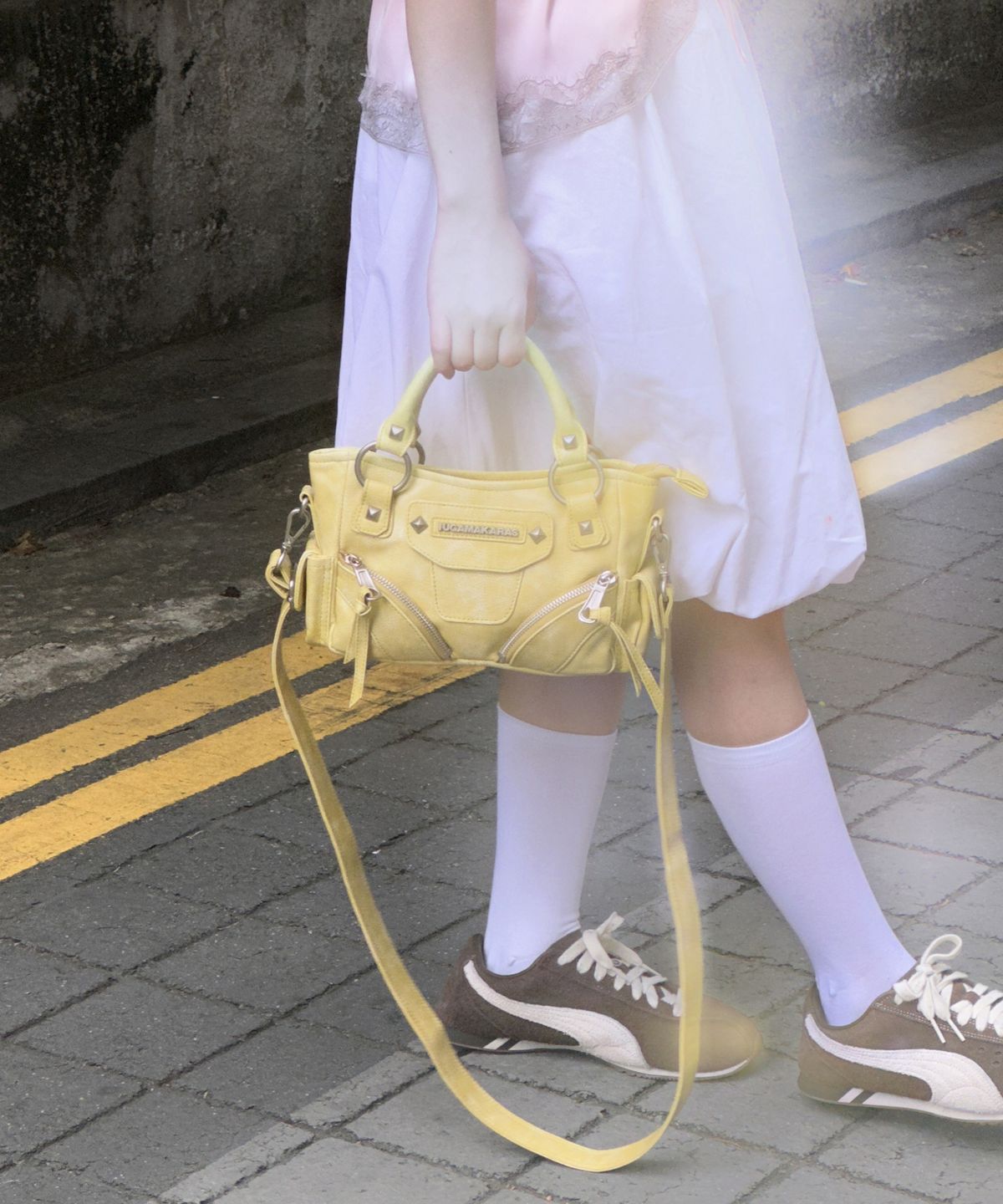 이우가마카라스(IUGAMAKARAS) Studded Leather Micro Shoulder Bag (Yellow)