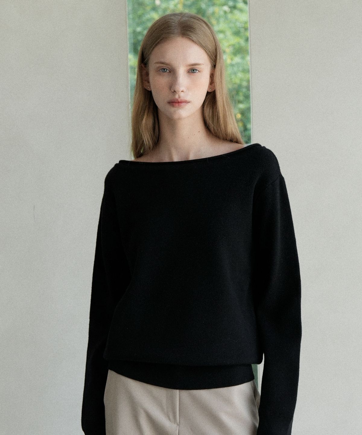 블레티(VLETI) Boat-neck Rolled up Knit (black)
