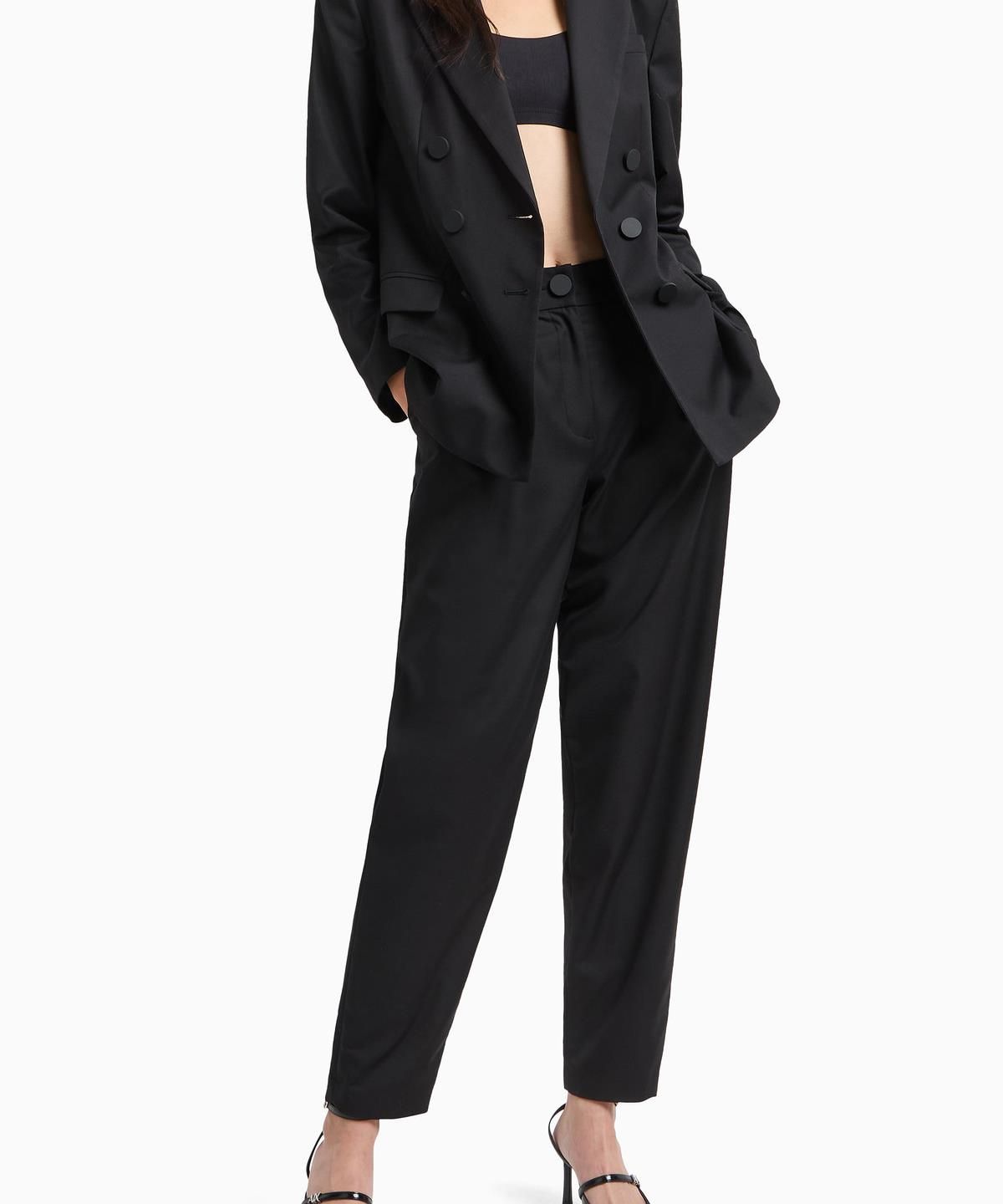 아르마니 익스체인지(ARMANI EXCHANGE) 여성 로고 패치 원 턱 플리츠 팬츠 _블랙_A425141506