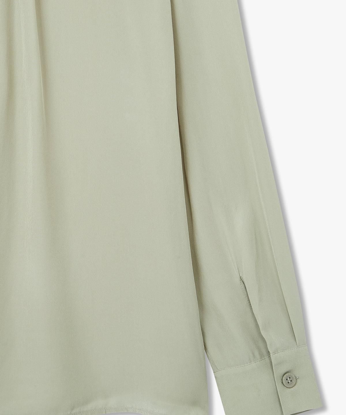 아르마니 익스체인지(ARMANI EXCHANGE) 여성 브이넥 오픈 카라 레이온 셔츠 _라이트 그린_A424320503