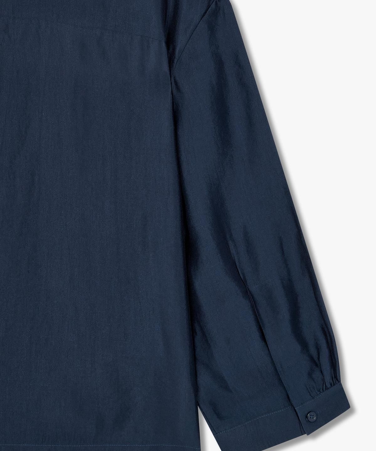 아르마니 익스체인지(ARMANI EXCHANGE) 여성 글로시 레이온 블렌드 셔츠 _네이비_A425120504