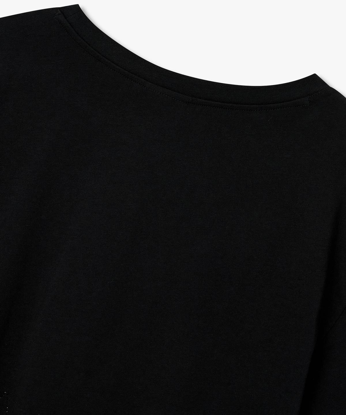 아르마니 익스체인지(ARMANI EXCHANGE) 여성 비즈 로고 디테일 크롭 티셔츠 _블랙_A426130510