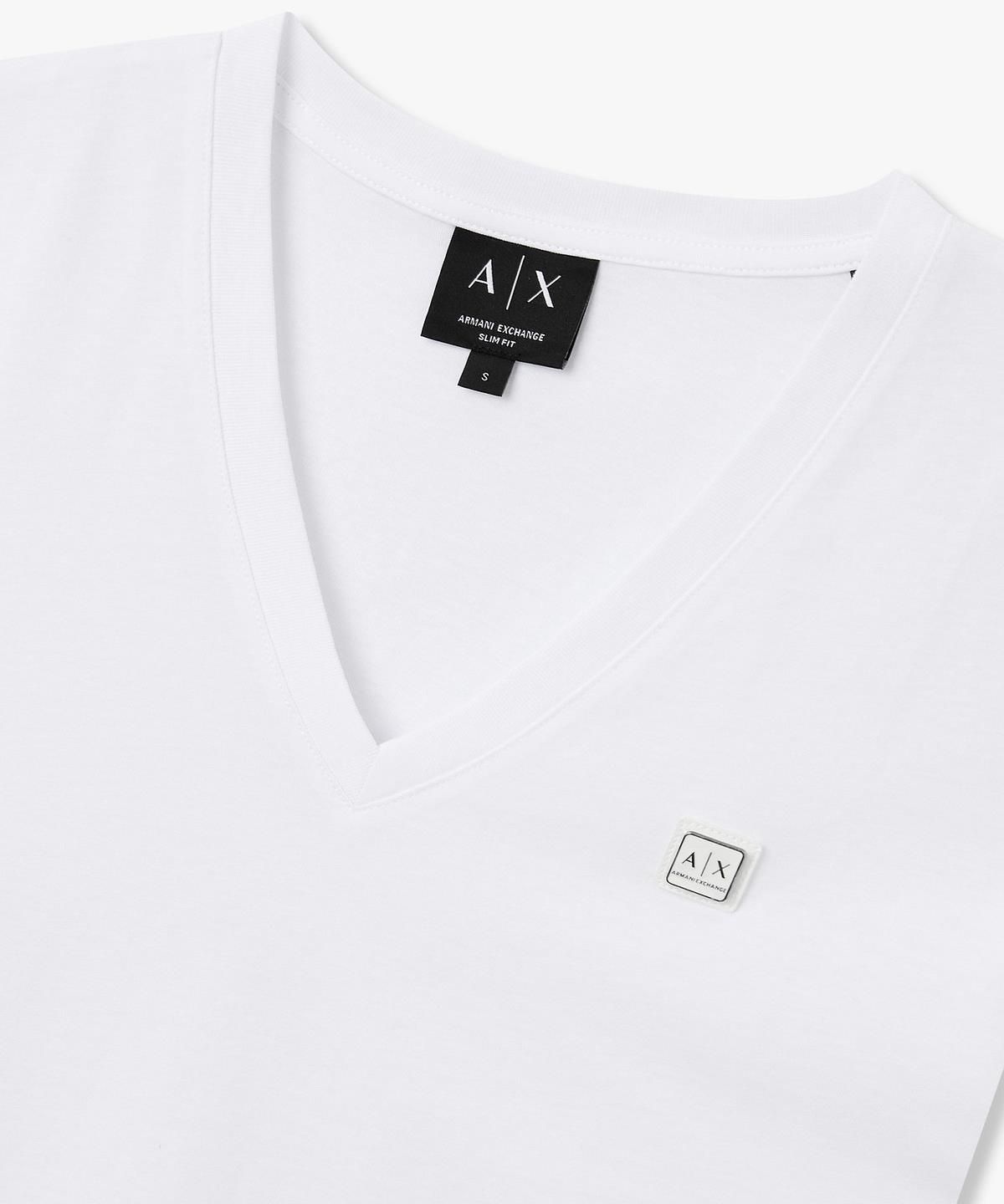아르마니 익스체인지(ARMANI EXCHANGE) 여성 스퀘어 로고 브이넥 티셔츠 _화이트_A426130523