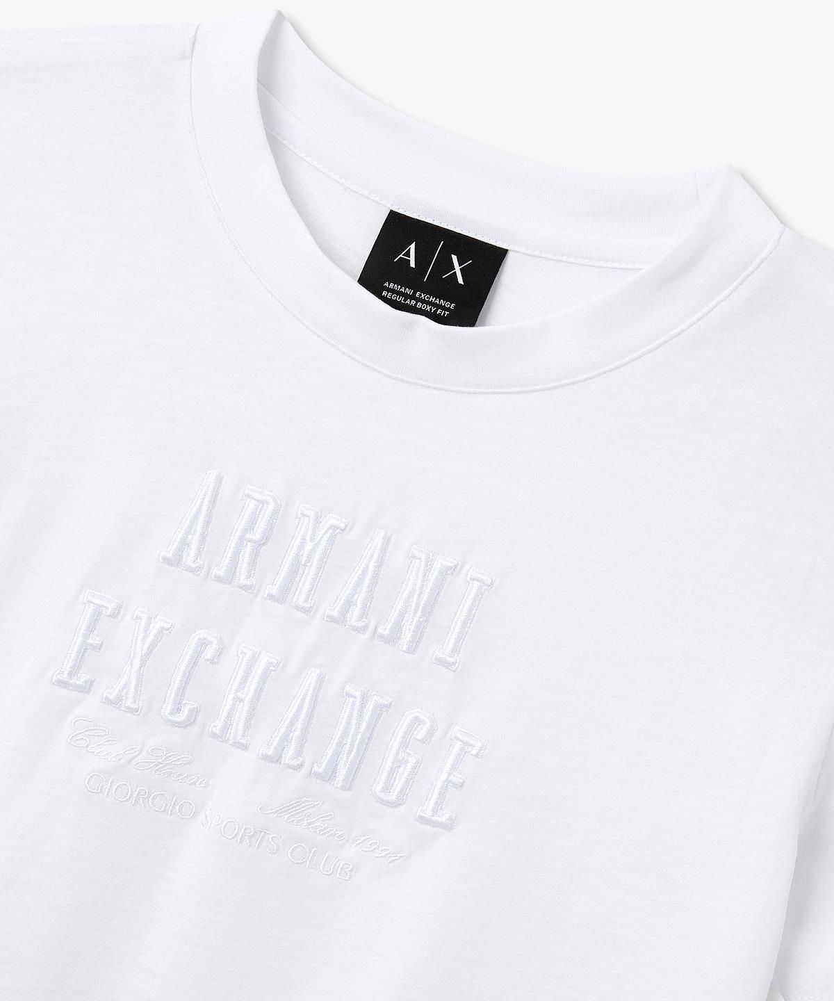 아르마니 익스체인지(ARMANI EXCHANGE) 여성 엠보 로고 크루넥 티셔츠 _화이트_A426130521
