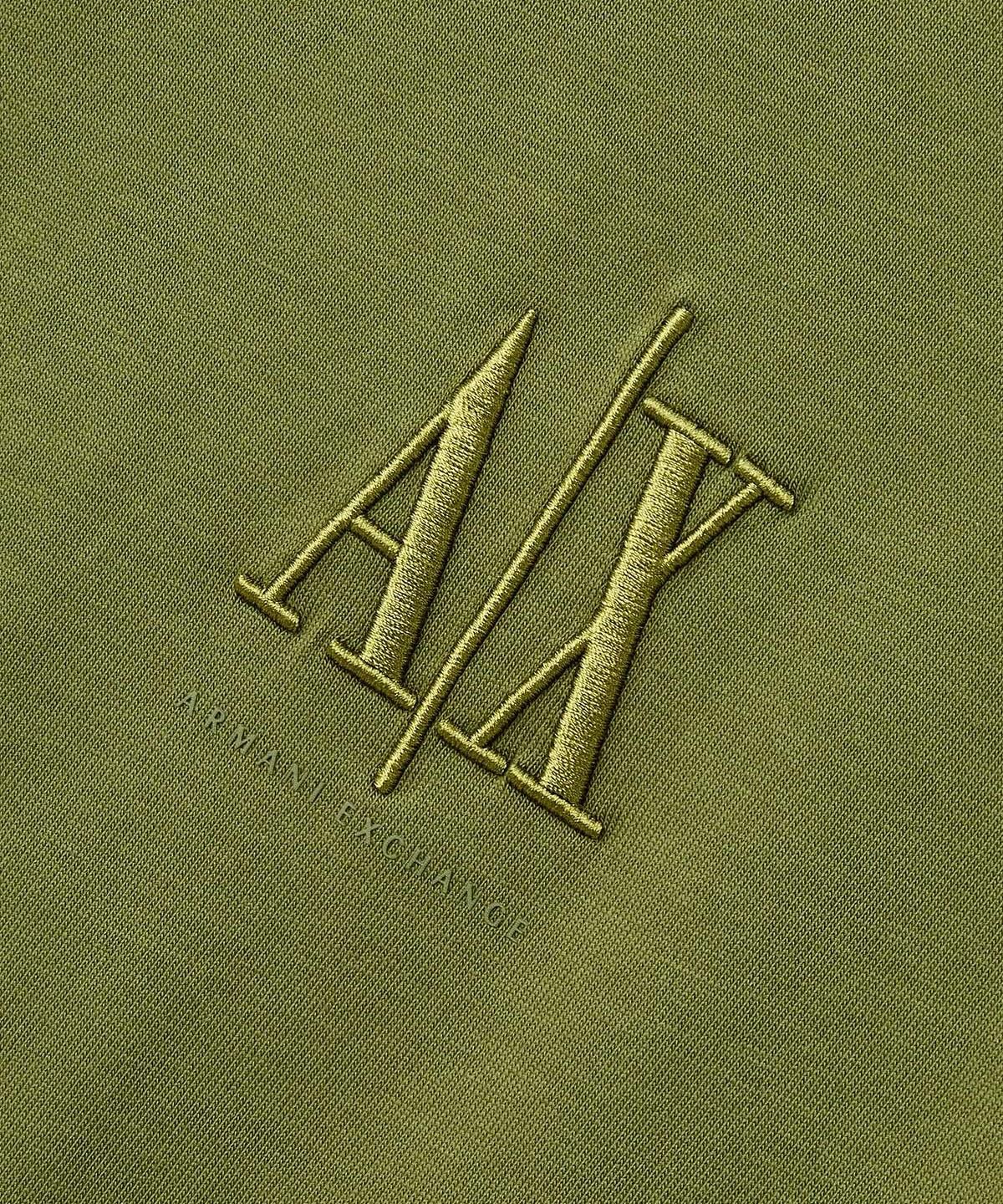 아르마니 익스체인지(ARMANI EXCHANGE) 여성 엠보 AX 로고 티셔츠 _그린_A426130501
