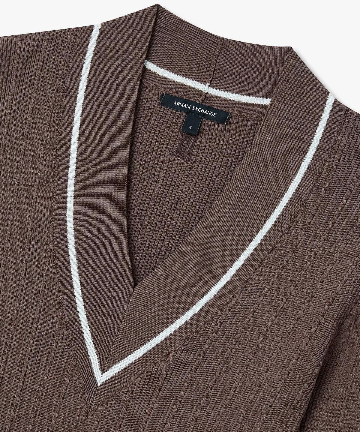아르마니 익스체인지(ARMANI EXCHANGE) 여성 케이블 패턴 브이넥 풀오버 _다크 브라운_A426132506