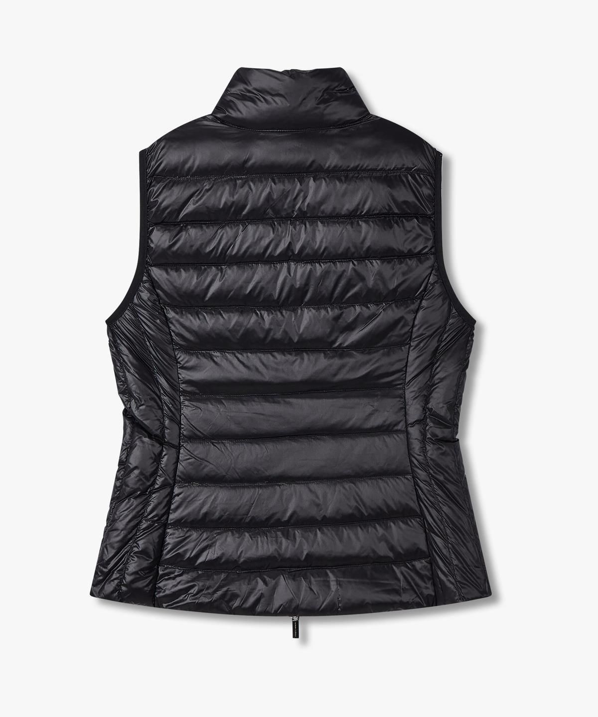 아르마니 익스체인지(ARMANI EXCHANGE) 여성 로고 패치 다운 패딩 베스트 _블랙_A425310602