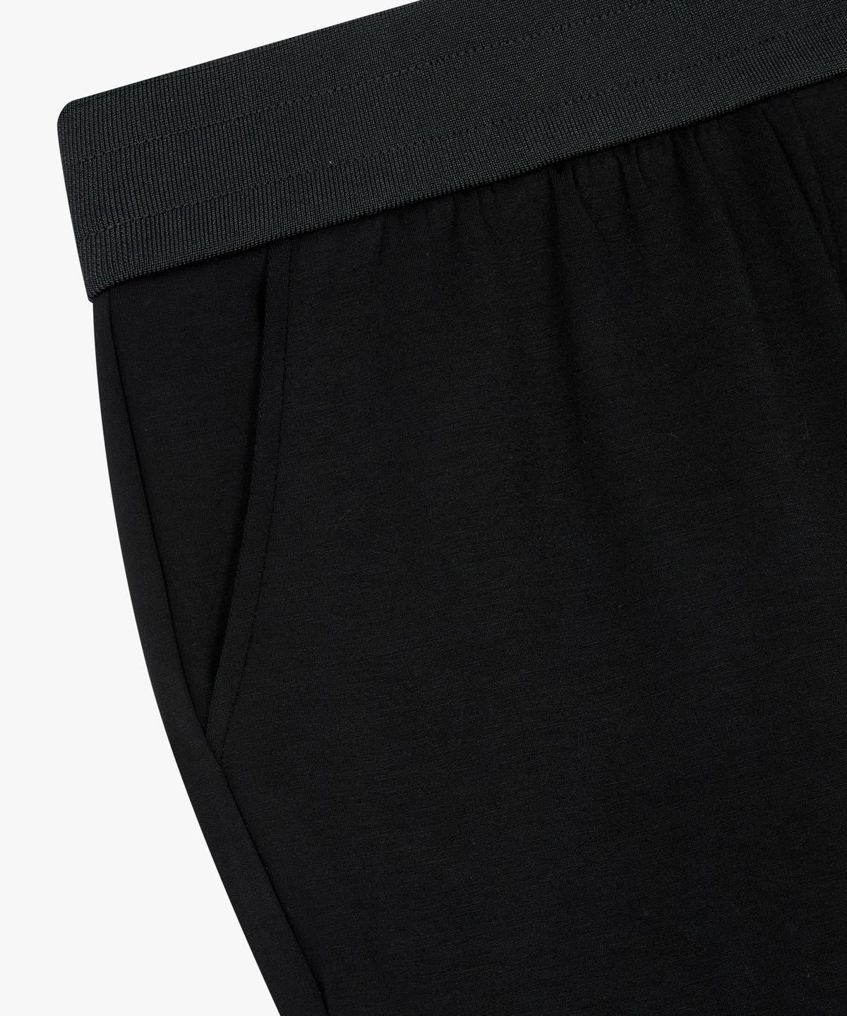 아르마니 익스체인지(ARMANI EXCHANGE) 여성 로고 핫픽스 이지 조거 팬츠 _블랙_A424341512