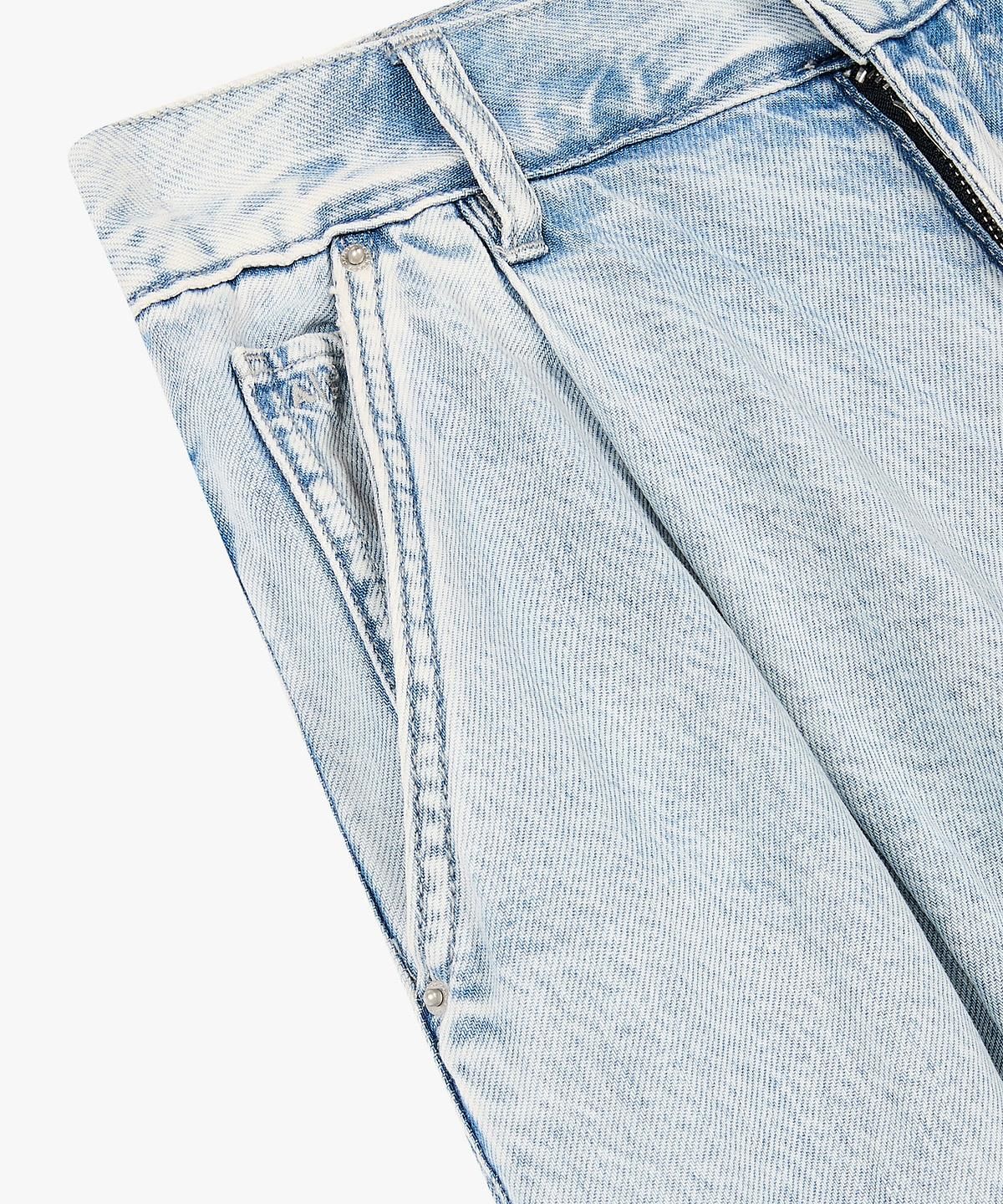 아르마니 익스체인지(ARMANI EXCHANGE) 여성 원 턱 플리츠 슈퍼 와이드 팬츠 _라이트 블루_A426140507