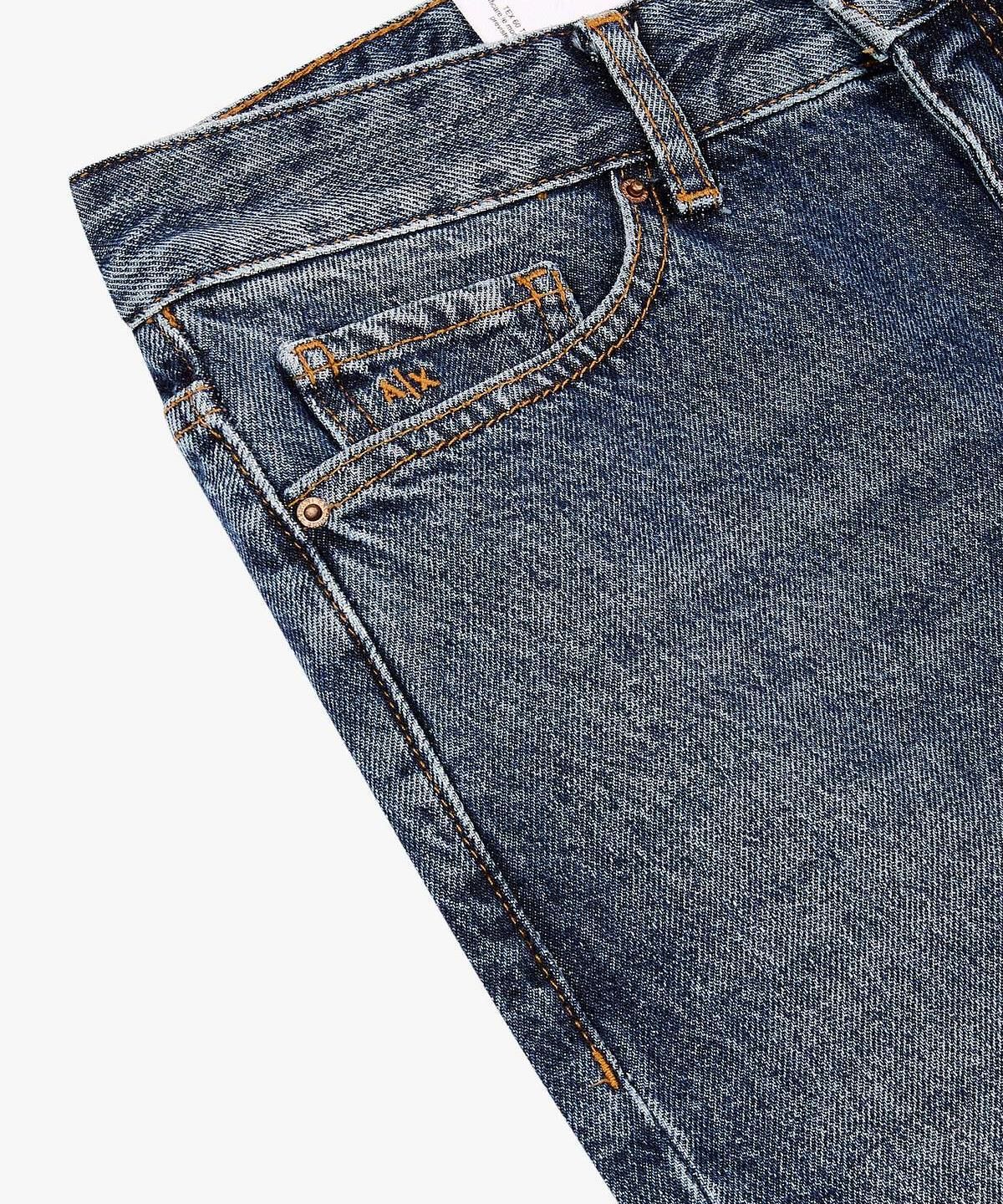 아르마니 익스체인지(ARMANI EXCHANGE) 여성 미드라이즈 보이프렌드 크롭 진 _블루_A426140502