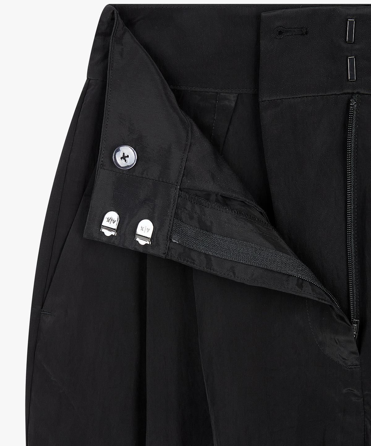 아르마니 익스체인지(ARMANI EXCHANGE) 여성 레이온 블렌드 투 턱 팬츠 _블랙_A425141511