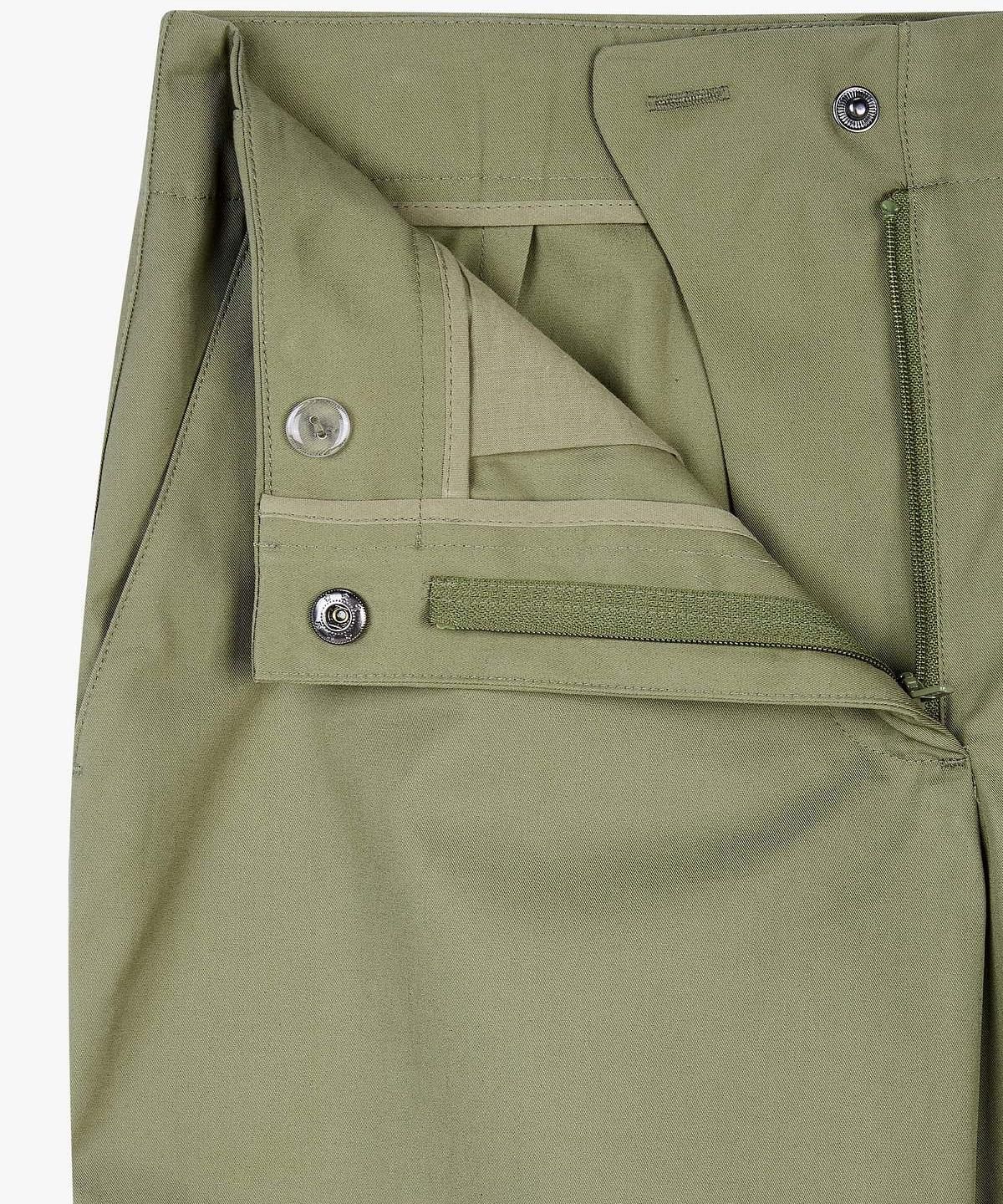 아르마니 익스체인지(ARMANI EXCHANGE) 여성 메탈 스냅 클로저 치노 팬츠 _올리브_A426141509