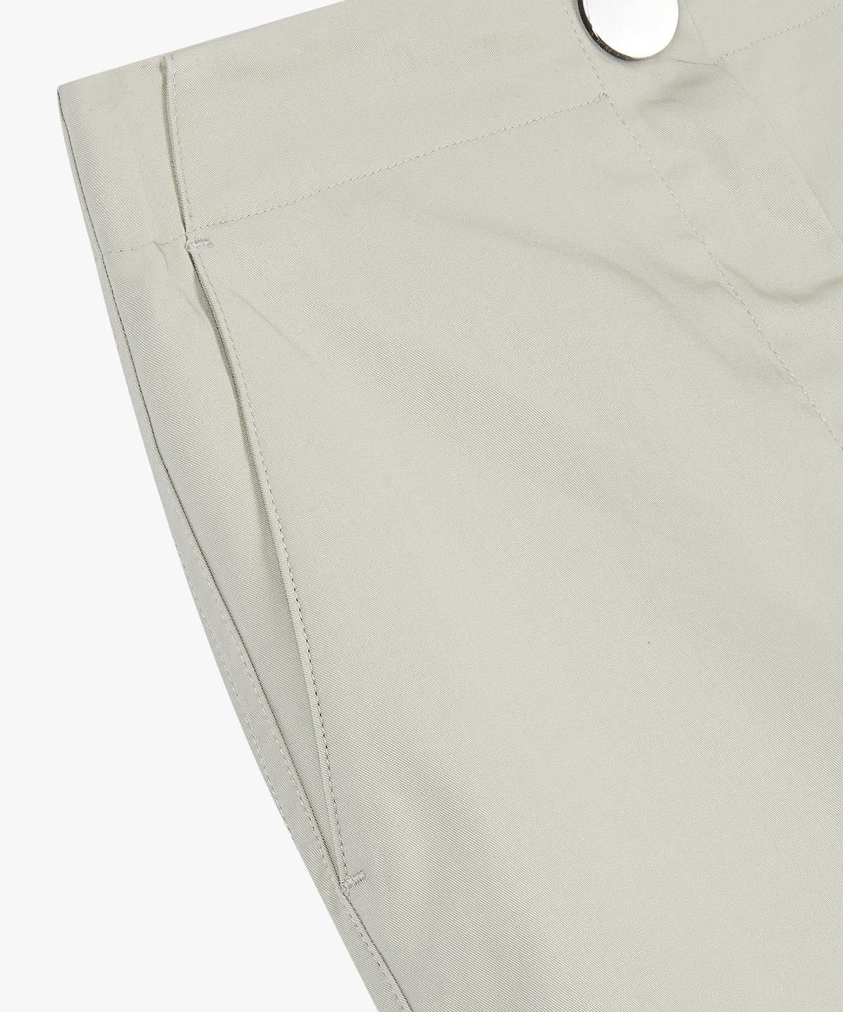 아르마니 익스체인지(ARMANI EXCHANGE) 여성 메탈 스냅 클로저 치노 팬츠 _그레이_A426141508