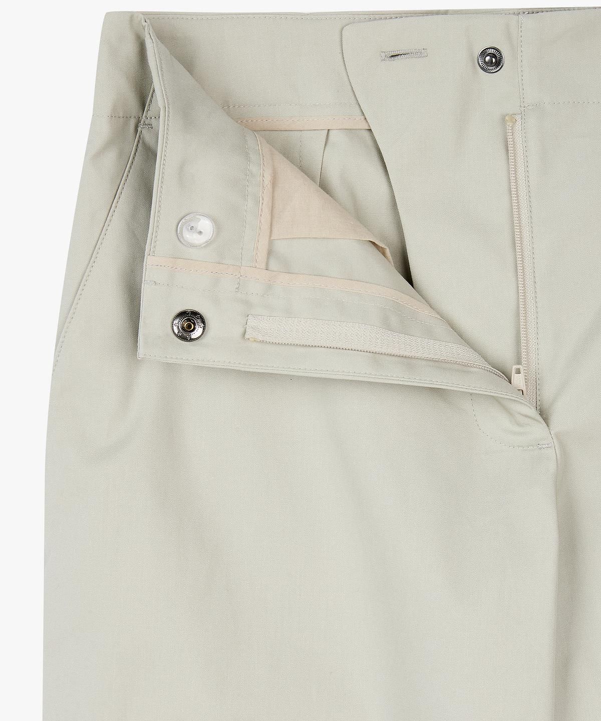 아르마니 익스체인지(ARMANI EXCHANGE) 여성 메탈 스냅 클로저 치노 팬츠 _그레이_A426141508