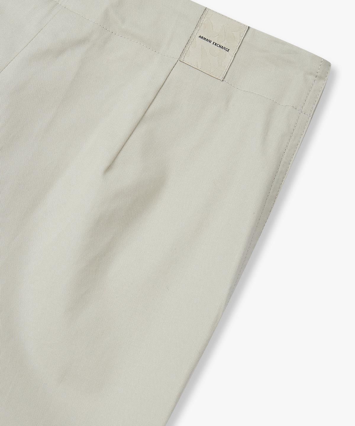 아르마니 익스체인지(ARMANI EXCHANGE) 여성 메탈 스냅 클로저 치노 팬츠 _그레이_A426141508