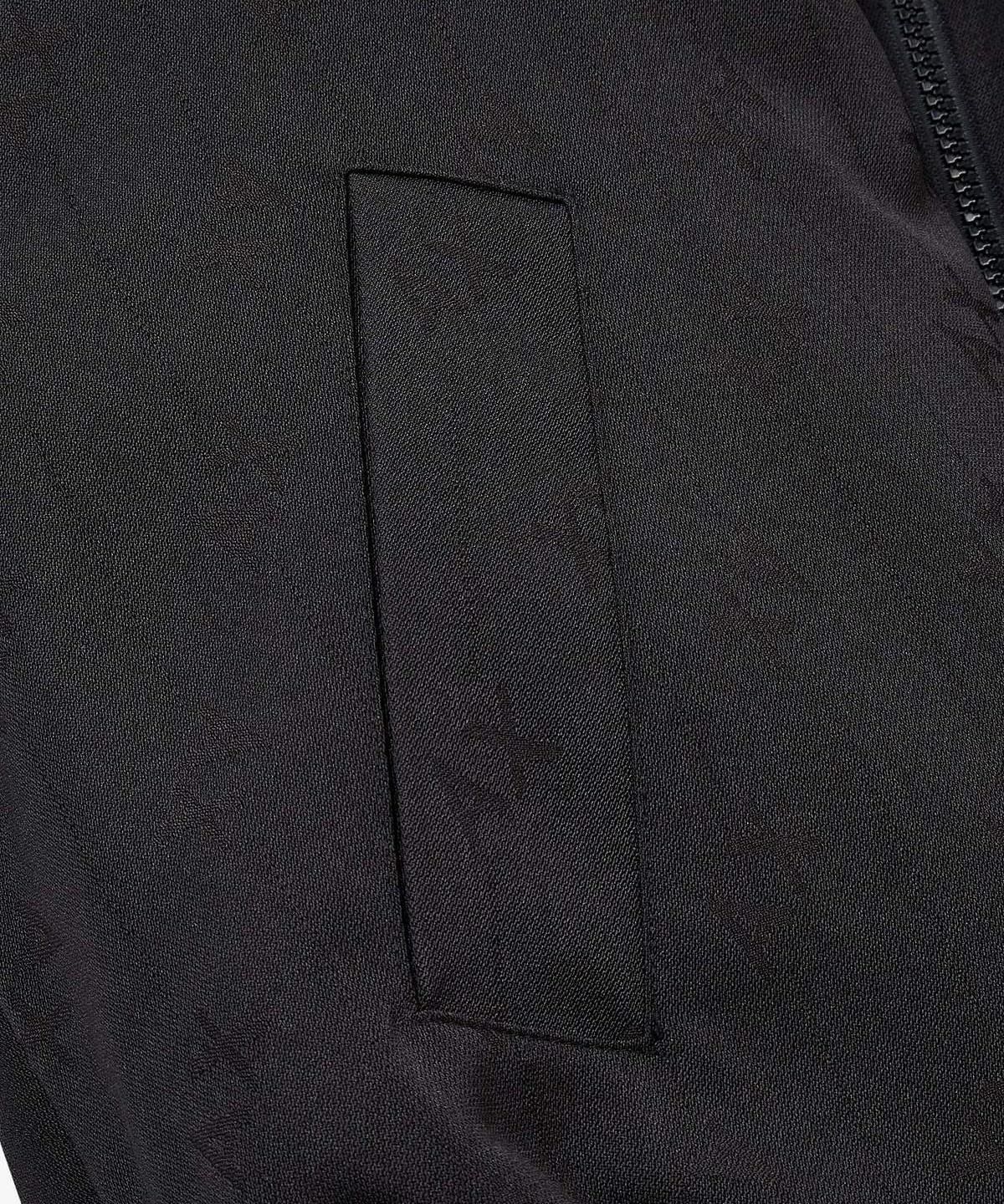 아르마니 익스체인지(ARMANI EXCHANGE) 여성 로고 자카드 패디드 블루종 자켓 _블랙_A426110503
